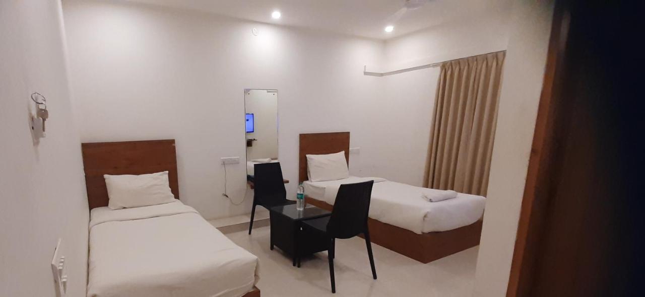 Hotel Airport City Dod Jala Bagian luar foto