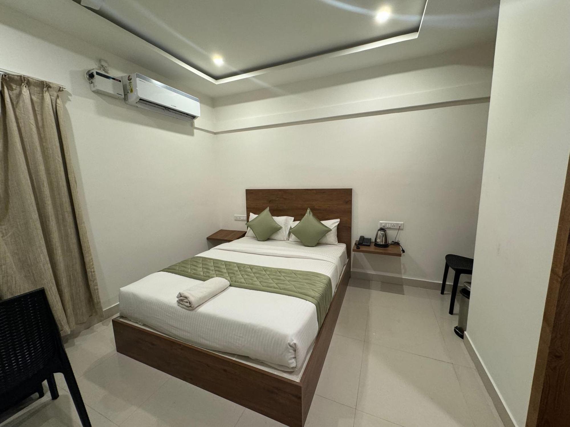 Hotel Airport City Dod Jala Bagian luar foto