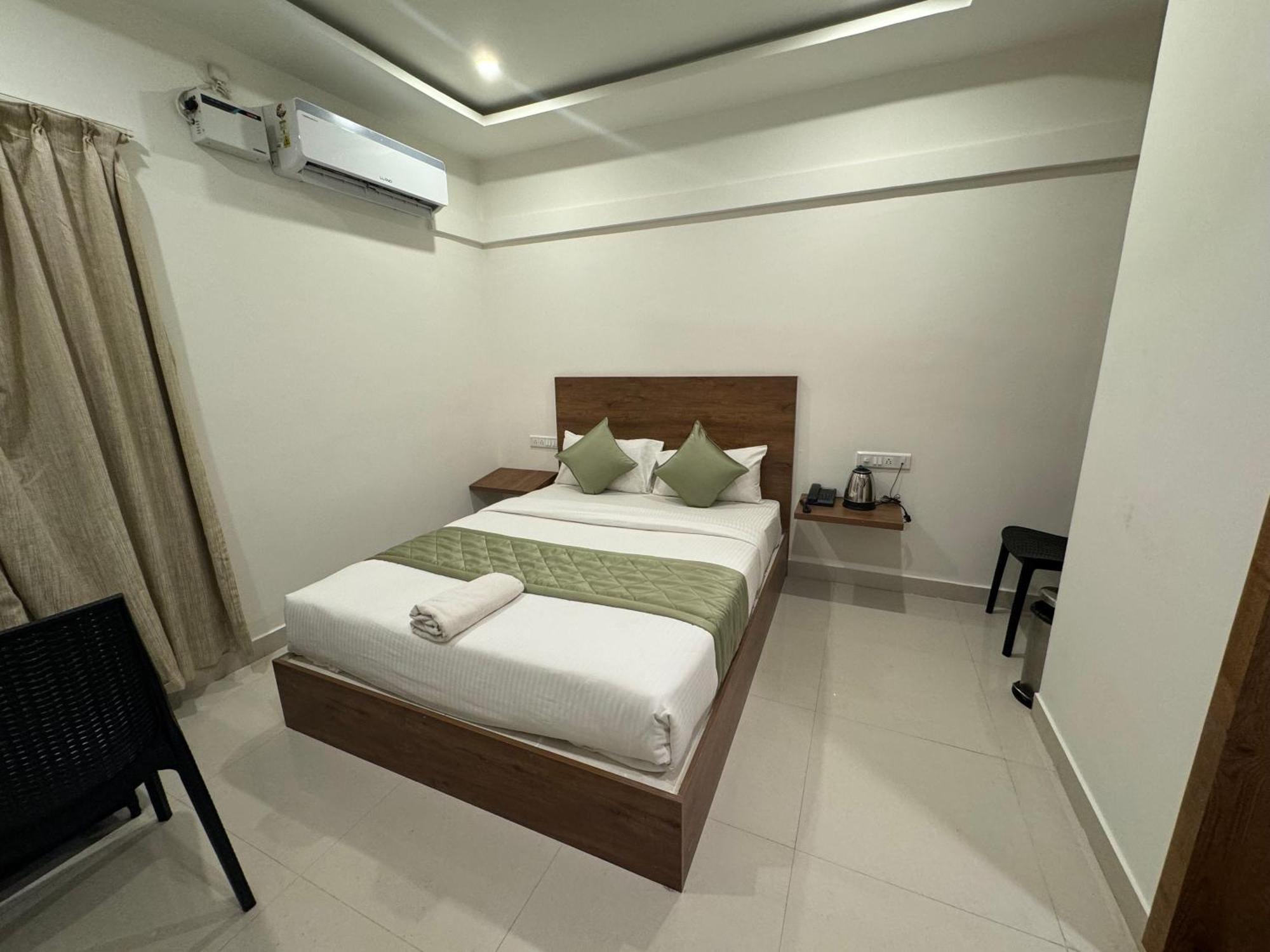 Hotel Airport City Dod Jala Bagian luar foto