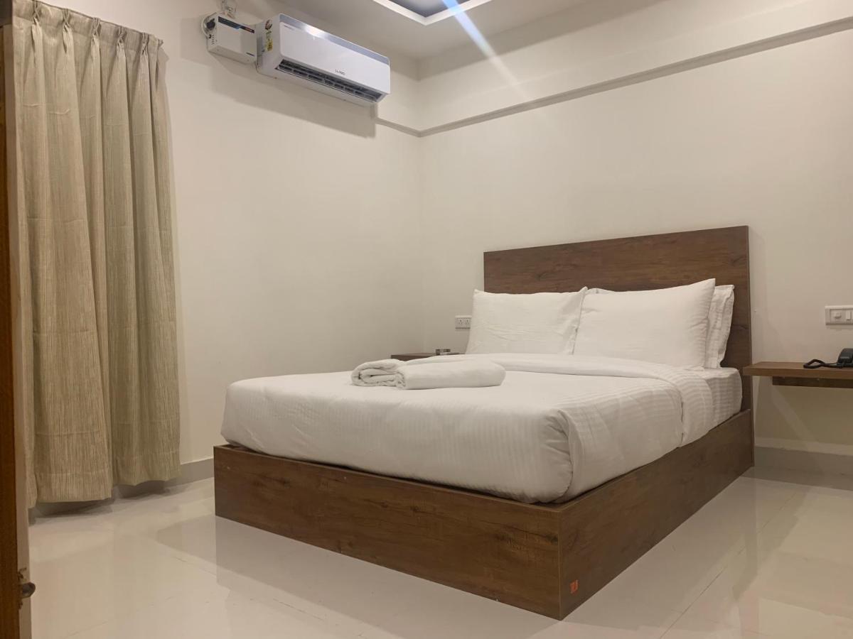 Hotel Airport City Dod Jala Bagian luar foto